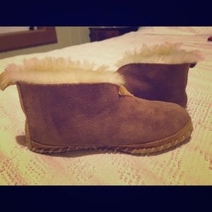 Cozy LL Bean Sheepskin and Suede Mocs Slippers